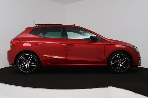 Seat Ibiza 1.0 TSI FR Business Intense (PANORAMADAK, ADAPTIVE, LED, STOELV, CAMERA, PDC, VIRTUAL, NL-AUTO, GOED ONDERHOUDEN)