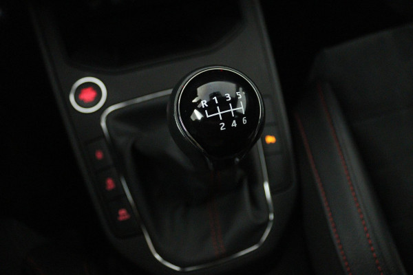 Seat Ibiza 1.0 TSI FR Business Intense (PANORAMADAK, ADAPTIVE, LED, STOELV, CAMERA, PDC, VIRTUAL, NL-AUTO, GOED ONDERHOUDEN)
