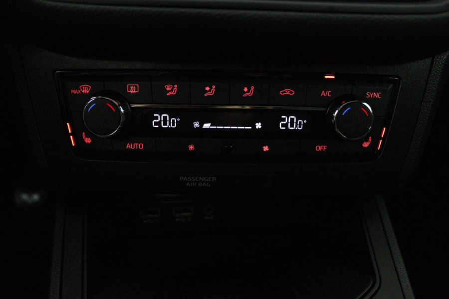 Seat Ibiza 1.0 TSI FR Business Intense (PANORAMADAK, ADAPTIVE, LED, STOELV, CAMERA, PDC, VIRTUAL, NL-AUTO, GOED ONDERHOUDEN)