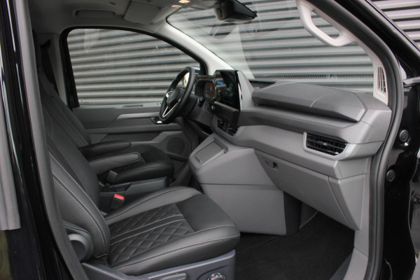 Volkswagen Transporter 2.0 TDI L2H1 BULLI 150PK DSG FULL BLACK / DRIVER ASSISTANCE / 2-ZITS / MY2024 / CAMERA / ADAP.CRUISE / FUL