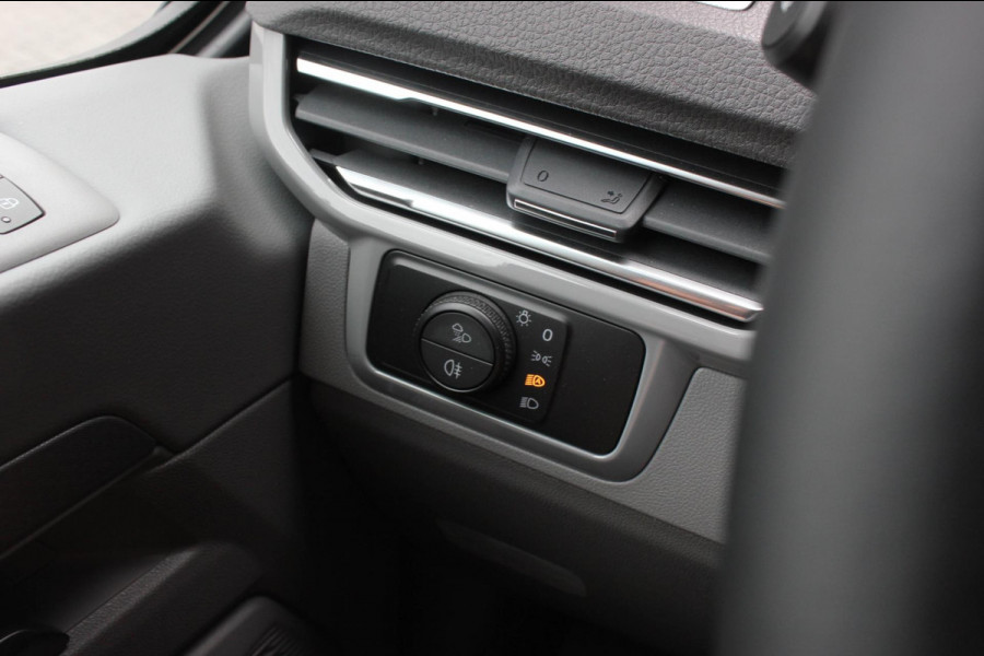 Volkswagen Transporter 2.0 TDI L2H1 BULLI 150PK DSG FULL BLACK / DRIVER ASSISTANCE / 2-ZITS / MY2024 / CAMERA / ADAP.CRUISE / FUL