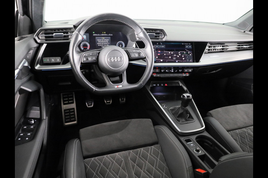 Audi A3 Sportback 35 TFSI edition one 150 pk | Navigatie | Parkeersensoren achter | Adaptieve cruise control | LED koplampen | Stoelverwarming | S-Line |