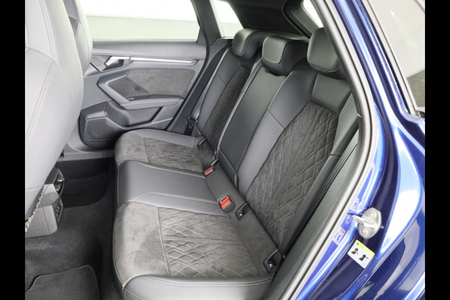 Audi A3 Sportback 35 TFSI edition one 150 pk | Navigatie | Parkeersensoren achter | Adaptieve cruise control | LED koplampen | Stoelverwarming | S-Line |
