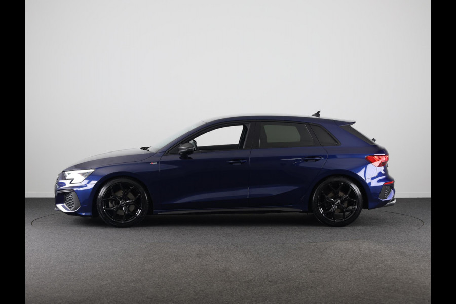 Audi A3 Sportback 35 TFSI edition one 150 pk | Navigatie | Parkeersensoren achter | Adaptieve cruise control | LED koplampen | Stoelverwarming | S-Line |