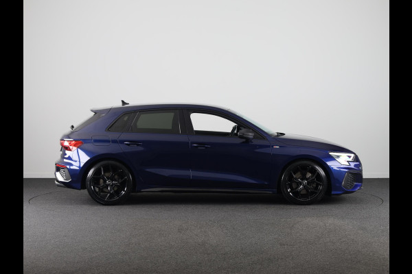Audi A3 Sportback 35 TFSI edition one 150 pk | Navigatie | Parkeersensoren achter | Adaptieve cruise control | LED koplampen | Stoelverwarming | S-Line |