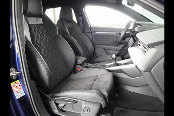Audi A3 Sportback 35 TFSI edition one 150 pk | Navigatie | Parkeersensoren achter | Adaptieve cruise control | LED koplampen | Stoelverwarming | S-Line |