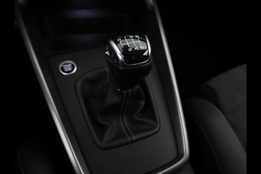 Audi A3 Sportback 35 TFSI edition one 150 pk | Navigatie | Parkeersensoren achter | Adaptieve cruise control | LED koplampen | Stoelverwarming | S-Line |