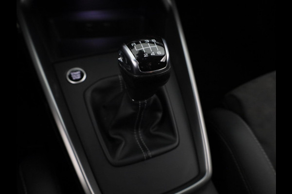 Audi A3 Sportback 35 TFSI edition one 150 pk | Navigatie | Parkeersensoren achter | Adaptieve cruise control | LED koplampen | Stoelverwarming | S-Line |