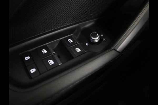 Audi A3 Sportback 35 TFSI edition one 150 pk | Navigatie | Parkeersensoren achter | Adaptieve cruise control | LED koplampen | Stoelverwarming | S-Line |