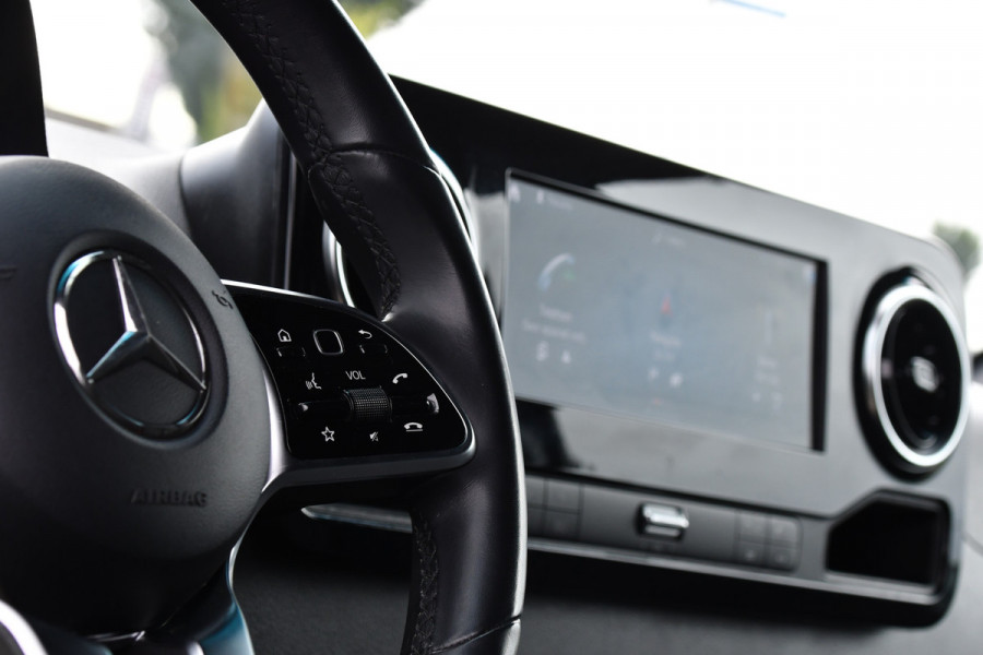 Mercedes-Benz Sprinter 316 2.2 CDI L3H2 PB Edition Camera, Cruise, 10,5'' Mbux, Carplay, LED, Automaat, Stoelverwarming, Sensoren, Trekhaak, 164pk, Uniek!