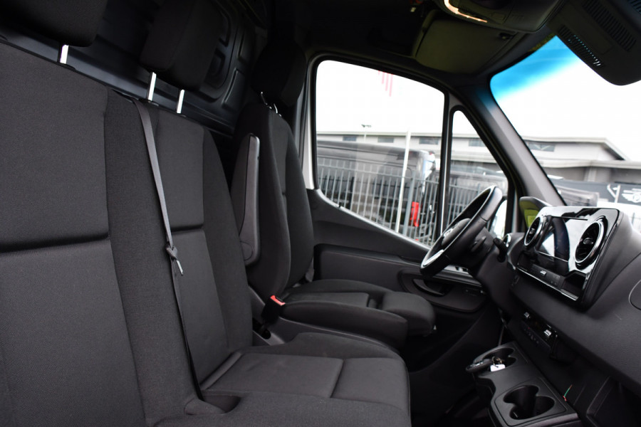 Mercedes-Benz Sprinter 316 2.2 CDI L3H2 PB Edition Camera, Cruise, 10,5'' Mbux, Carplay, LED, Automaat, Stoelverwarming, Sensoren, Trekhaak, 164pk, Uniek!