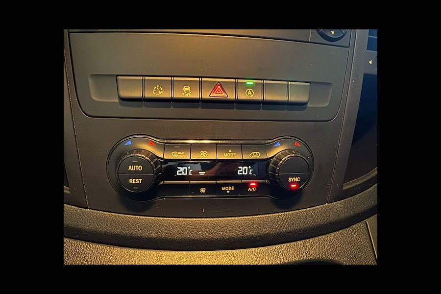 Mercedes-Benz Vito 114 CDI Lang Business Ambition Automaat Euro6 Airco/ECC,Cruisecontrol,Navigatie,Camera