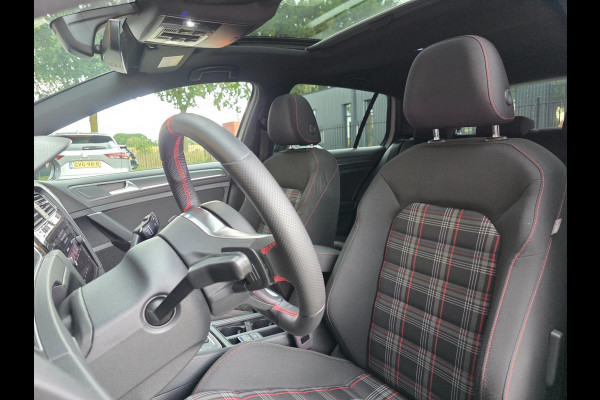 Volkswagen Golf 2.0 TSI GTI Performance / DSG / PANO / LED / Garantie / Full Options