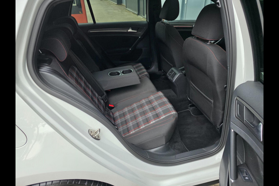 Volkswagen Golf 2.0 TSI GTI Performance / DSG / PANO / LED / Garantie / Full Options