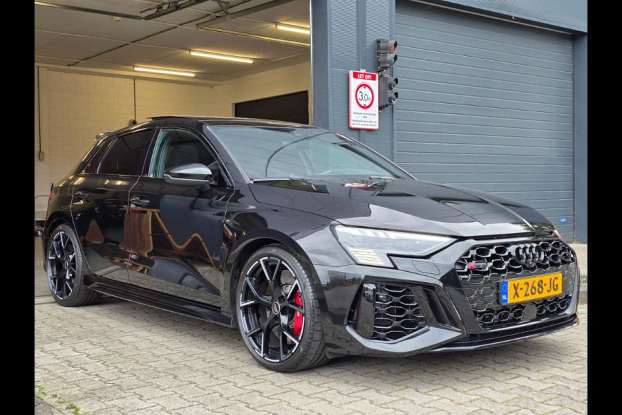 Audi A3 Sportback 2.5 TFSI RS3 / Pano / B&O / Matrix LED / Dealer onderhouden / Full options / HUD / RS Zetels / GPS Track & Trace