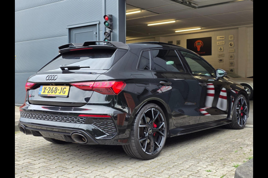 Audi A3 Sportback 2.5 TFSI RS3 / Pano / B&O / Matrix LED / Dealer onderhouden / Full options / HUD / RS Zetels / GPS Track & Trace