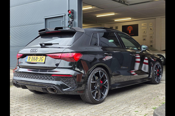 Audi A3 Sportback 2.5 TFSI RS3 / Pano / B&O / Matrix LED / Dealer onderhouden / Full options / HUD / RS Zetels / GPS Track & Trace