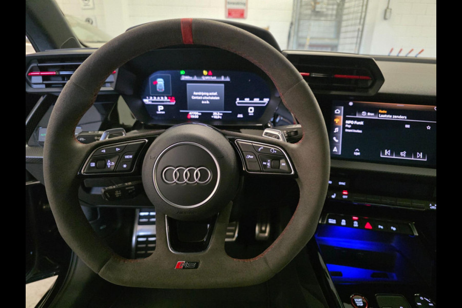 Audi A3 Sportback 2.5 TFSI RS3 / Pano / B&O / Matrix LED / Dealer onderhouden / Full options / HUD / RS Zetels / GPS Track & Trace