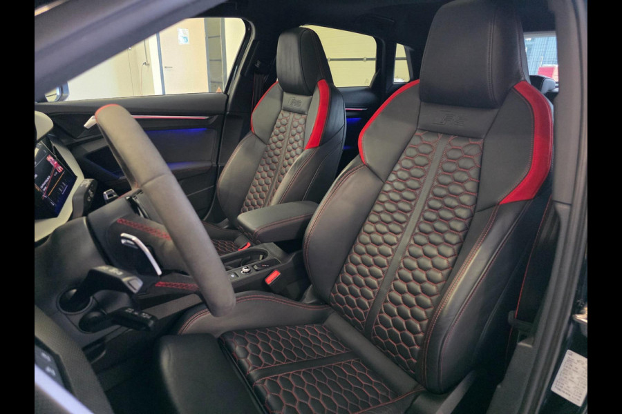Audi A3 Sportback 2.5 TFSI RS3 / Pano / B&O / Matrix LED / Dealer onderhouden / Full options / HUD / RS Zetels / GPS Track & Trace