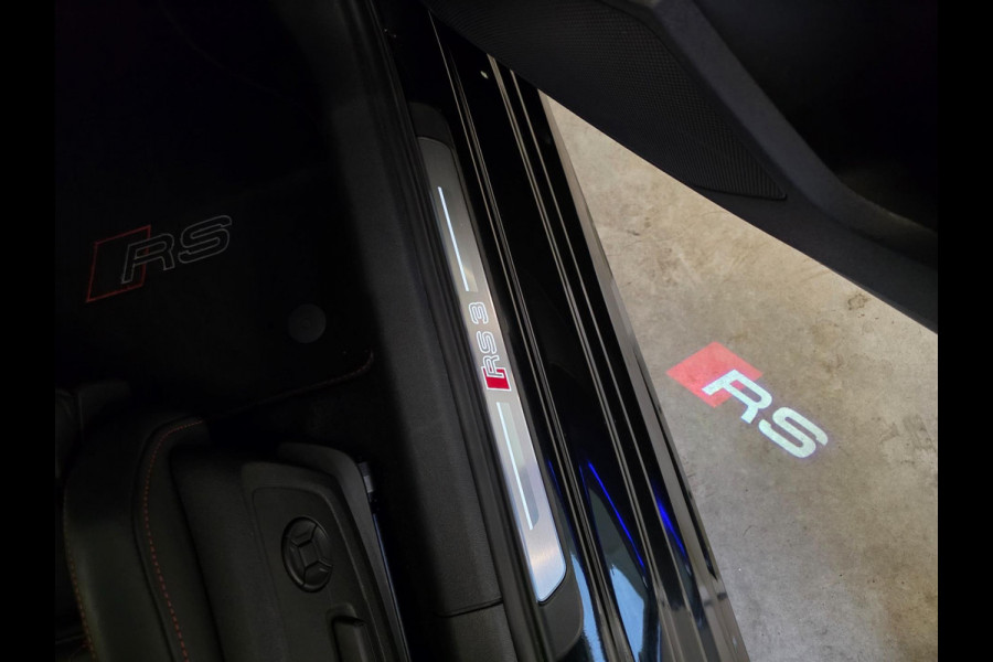 Audi A3 Sportback 2.5 TFSI RS3 / Pano / B&O / Matrix LED / Dealer onderhouden / Full options / HUD / RS Zetels / GPS Track & Trace
