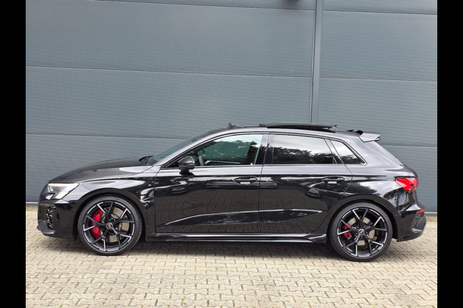 Audi A3 Sportback 2.5 TFSI RS3 / Pano / B&O / Matrix LED / Dealer onderhouden / Full options / HUD / RS Zetels / GPS Track & Trace