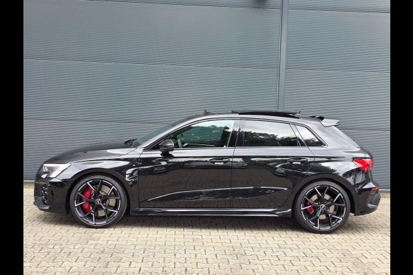 Audi A3 Sportback 2.5 TFSI RS3 / Pano / B&O / Matrix LED / Dealer onderhouden / Full options / HUD / RS Zetels / GPS Track & Trace