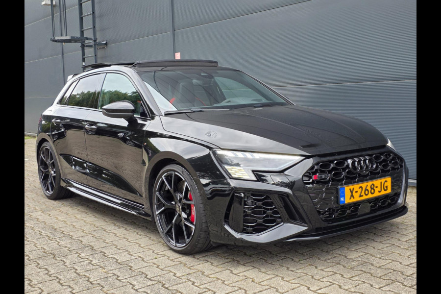 Audi A3 Sportback 2.5 TFSI RS3 / Pano / B&O / Matrix LED / Dealer onderhouden / Full options / HUD / RS Zetels / GPS Track & Trace