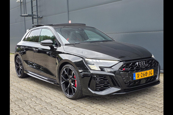 Audi A3 Sportback 2.5 TFSI RS3 / Pano / B&O / Matrix LED / Dealer onderhouden / Full options / HUD / RS Zetels / GPS Track & Trace