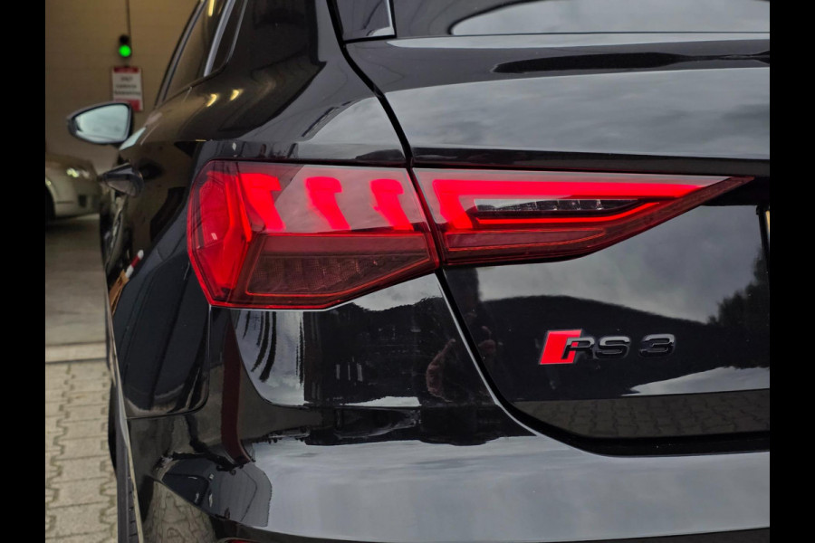Audi A3 Sportback 2.5 TFSI RS3 / Pano / B&O / Matrix LED / Dealer onderhouden / Full options / HUD / RS Zetels / GPS Track & Trace