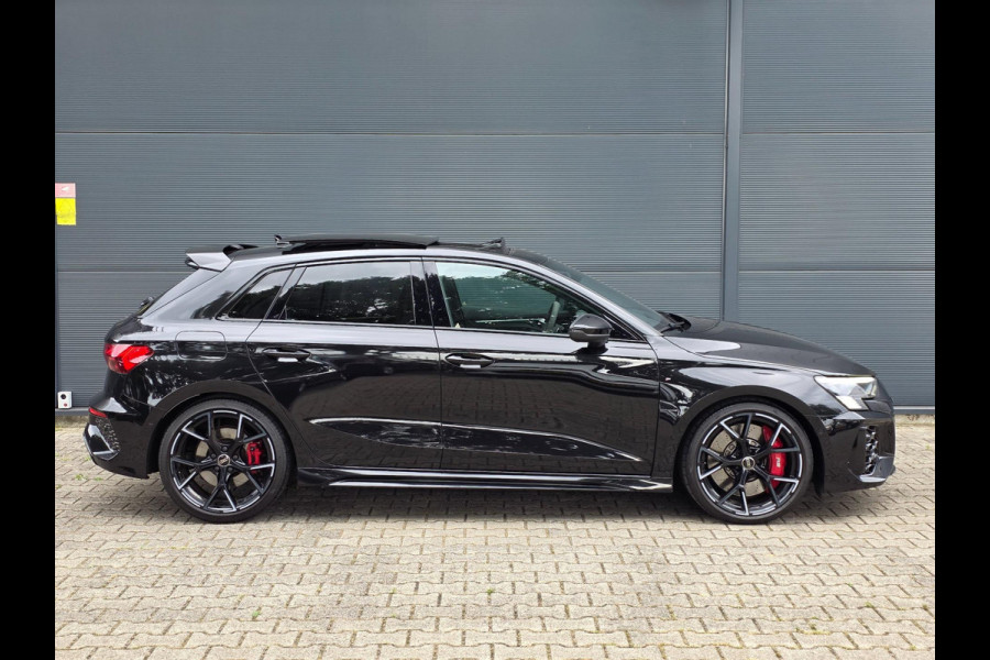 Audi A3 Sportback 2.5 TFSI RS3 / Pano / B&O / Matrix LED / Dealer onderhouden / Full options / HUD / RS Zetels / GPS Track & Trace
