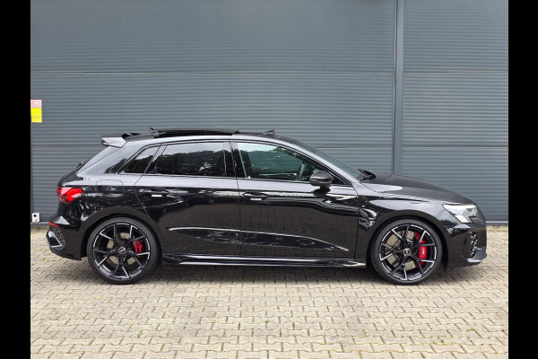 Audi A3 Sportback 2.5 TFSI RS3 / Pano / B&O / Matrix LED / Dealer onderhouden / Full options / HUD / RS Zetels / GPS Track & Trace