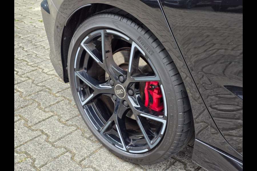 Audi A3 Sportback 2.5 TFSI RS3 / Pano / B&O / Matrix LED / Dealer onderhouden / Full options / HUD / RS Zetels / GPS Track & Trace