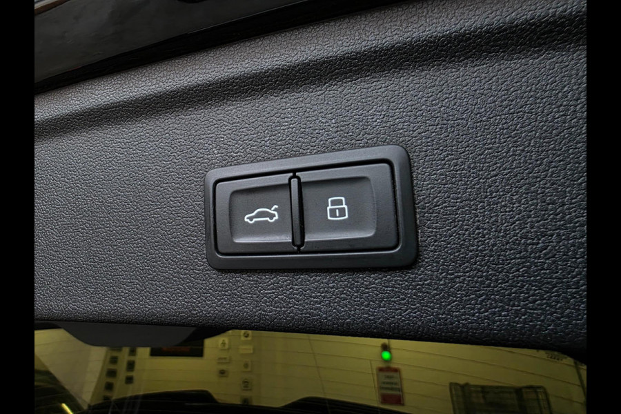 Audi A3 Sportback 2.5 TFSI RS3 / Pano / B&O / Matrix LED / Dealer onderhouden / Full options / HUD / RS Zetels / GPS Track & Trace