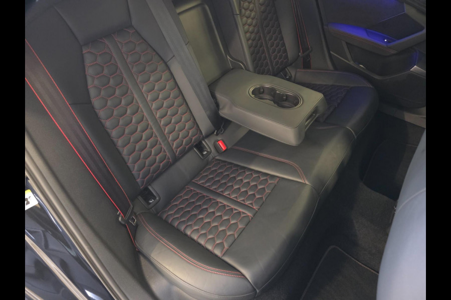 Audi A3 Sportback 2.5 TFSI RS3 / Pano / B&O / Matrix LED / Dealer onderhouden / Full options / HUD / RS Zetels / GPS Track & Trace