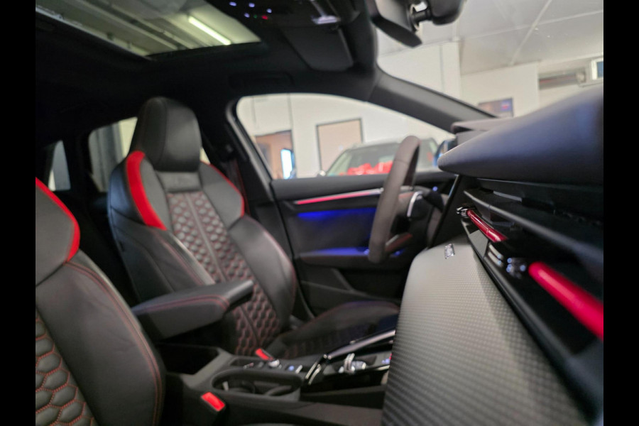 Audi A3 Sportback 2.5 TFSI RS3 / Pano / B&O / Matrix LED / Dealer onderhouden / Full options / HUD / RS Zetels / GPS Track & Trace