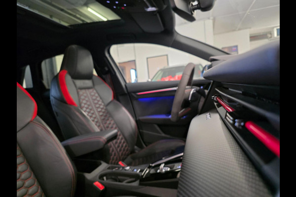 Audi A3 Sportback 2.5 TFSI RS3 / Pano / B&O / Matrix LED / Dealer onderhouden / Full options / HUD / RS Zetels / GPS Track & Trace