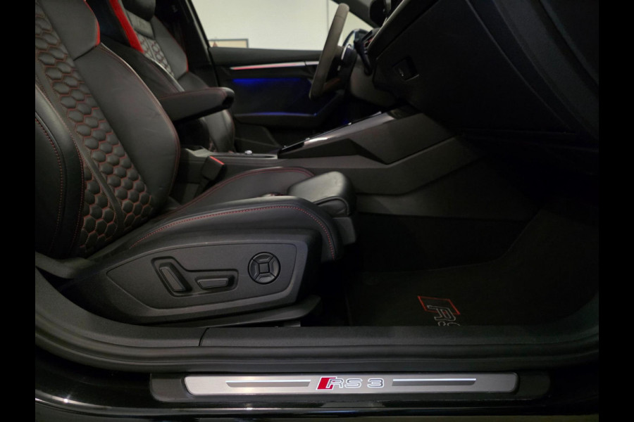 Audi A3 Sportback 2.5 TFSI RS3 / Pano / B&O / Matrix LED / Dealer onderhouden / Full options / HUD / RS Zetels / GPS Track & Trace