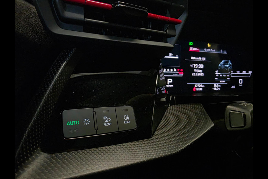 Audi A3 Sportback 2.5 TFSI RS3 / Pano / B&O / Matrix LED / Dealer onderhouden / Full options / HUD / RS Zetels / GPS Track & Trace