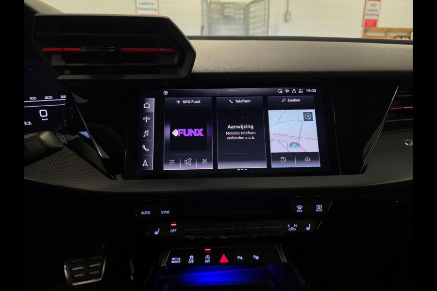 Audi A3 Sportback 2.5 TFSI RS3 / Pano / B&O / Matrix LED / Dealer onderhouden / Full options / HUD / RS Zetels / GPS Track & Trace