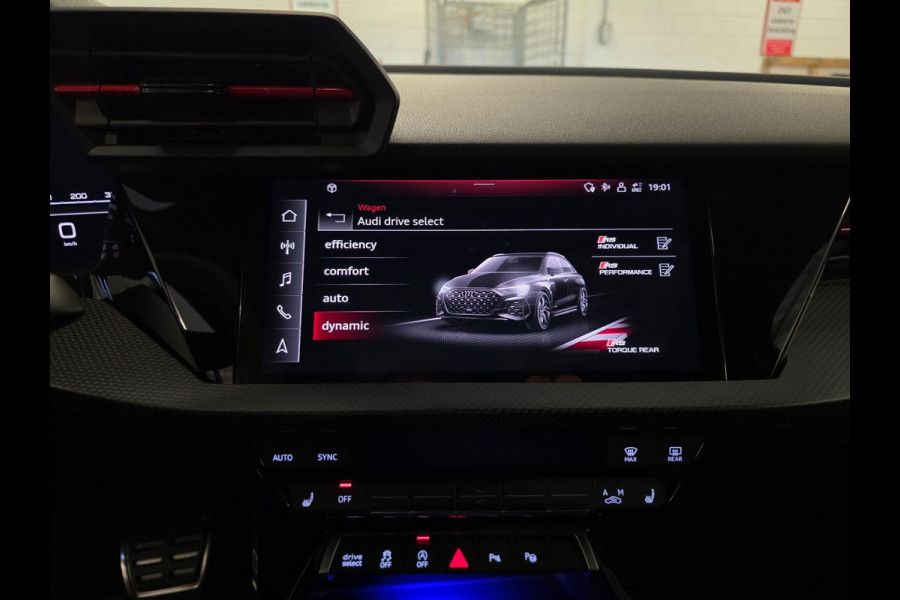 Audi A3 Sportback 2.5 TFSI RS3 / Pano / B&O / Matrix LED / Dealer onderhouden / Full options / HUD / RS Zetels / GPS Track & Trace