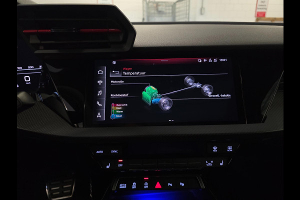 Audi A3 Sportback 2.5 TFSI RS3 / Pano / B&O / Matrix LED / Dealer onderhouden / Full options / HUD / RS Zetels / GPS Track & Trace