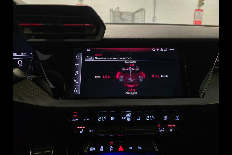 Audi A3 Sportback 2.5 TFSI RS3 / Pano / B&O / Matrix LED / Dealer onderhouden / Full options / HUD / RS Zetels / GPS Track & Trace