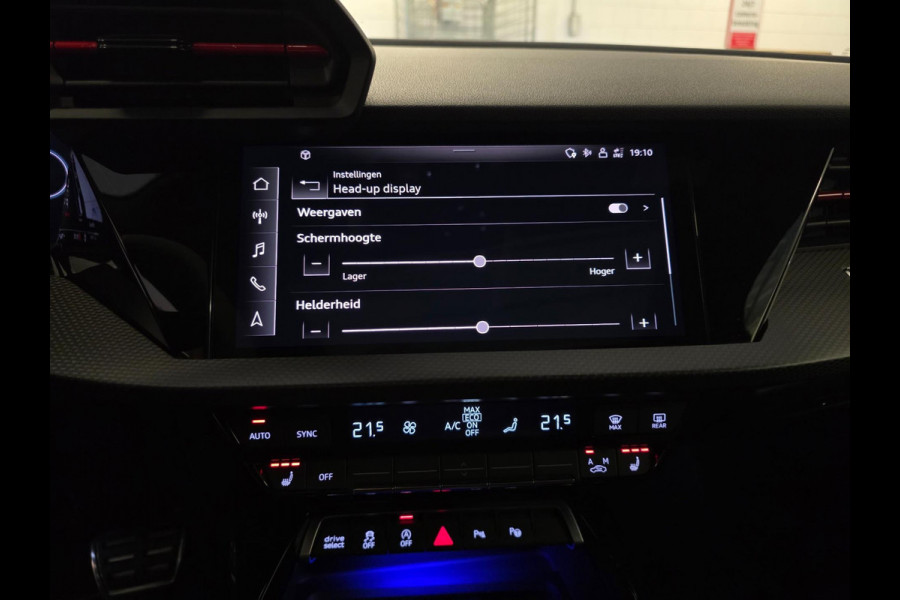 Audi A3 Sportback 2.5 TFSI RS3 / Pano / B&O / Matrix LED / Dealer onderhouden / Full options / HUD / RS Zetels / GPS Track & Trace