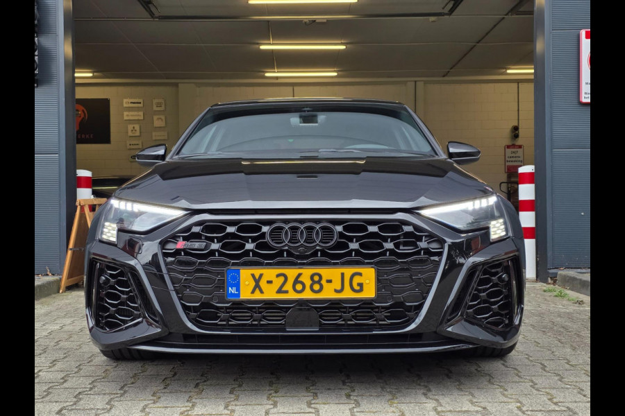 Audi A3 Sportback 2.5 TFSI RS3 / Pano / B&O / Matrix LED / Dealer onderhouden / Full options / HUD / RS Zetels / GPS Track & Trace