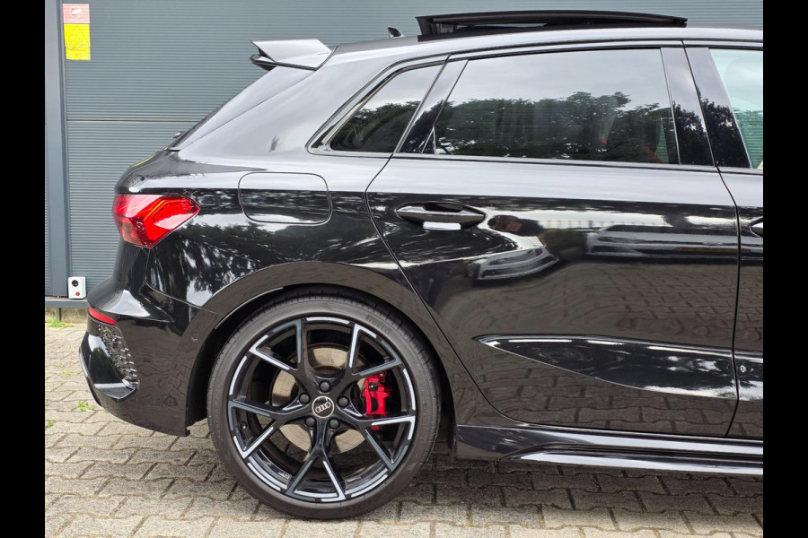 Audi A3 Sportback 2.5 TFSI RS3 / Pano / B&O / Matrix LED / Dealer onderhouden / Full options / HUD / RS Zetels / GPS Track & Trace