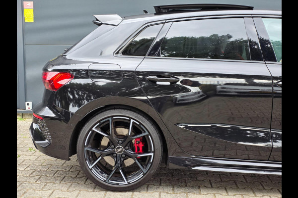 Audi A3 Sportback 2.5 TFSI RS3 / Pano / B&O / Matrix LED / Dealer onderhouden / Full options / HUD / RS Zetels / GPS Track & Trace