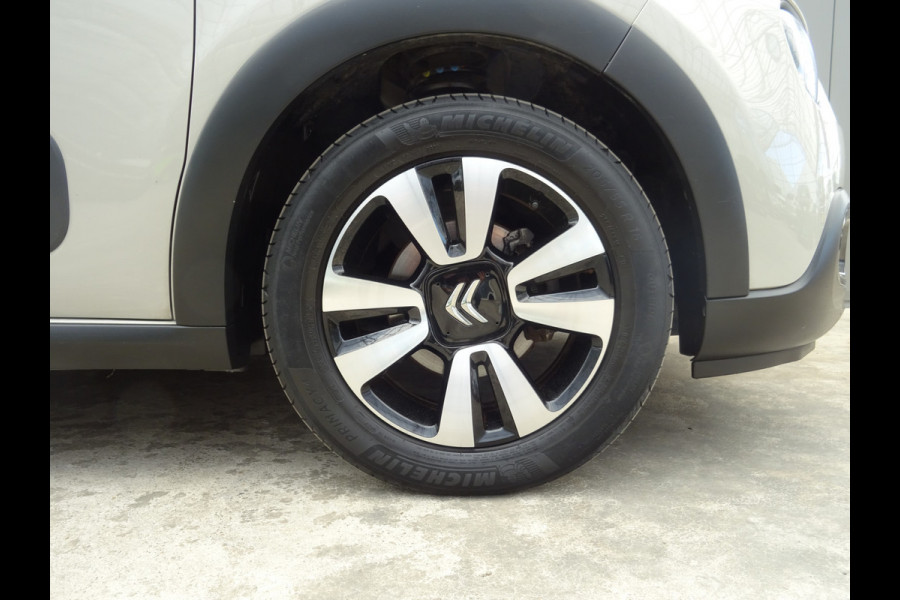 Citroën C3 1.2 PureTech Shine * CARPLAY * PDC * DEALER ONDERH. !!