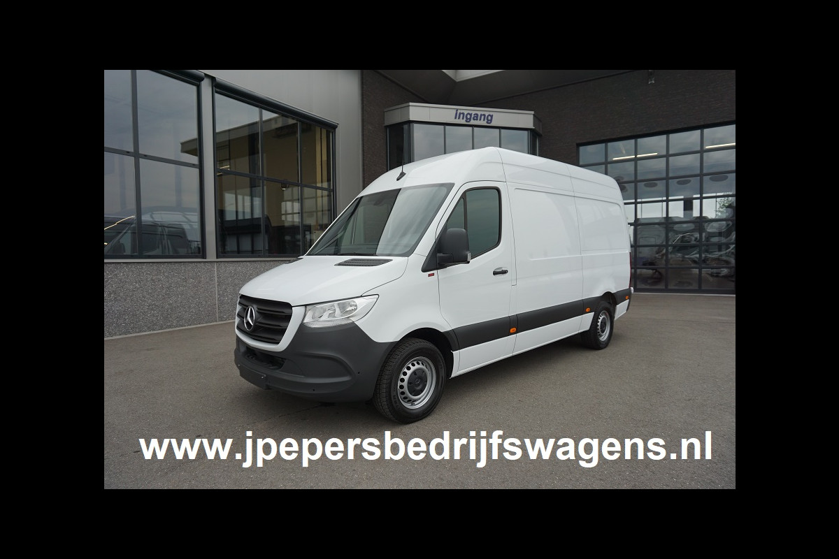 Mercedes-Benz Sprinter 317 CDI L2 H2 9G-TRONIC / MBUX / Camera / Parkeersensoren / Navigatie / Cruise control / Airco / 270 Graden achterdeuren Mercedes-Benz Sprinter 317 CDI L2 H2 9G-TRONIC / MBUX / Camera / Parkeersensoren / Navigatie / Cruise control / Airco / 270 Graden achterdeuren