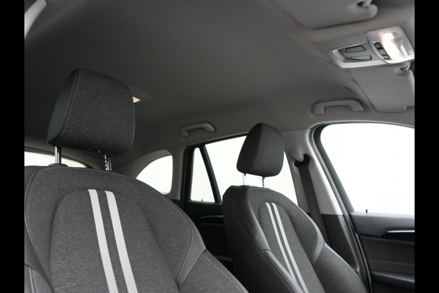 BMW X1 xDrive25e Sportline Plug in Hybrid 222pk Dealer O.H PHEV | Harman Kardon | Apple Carplay | Lederen Sportstoelen | Camera | Navigatie | Cruise Control | DAB