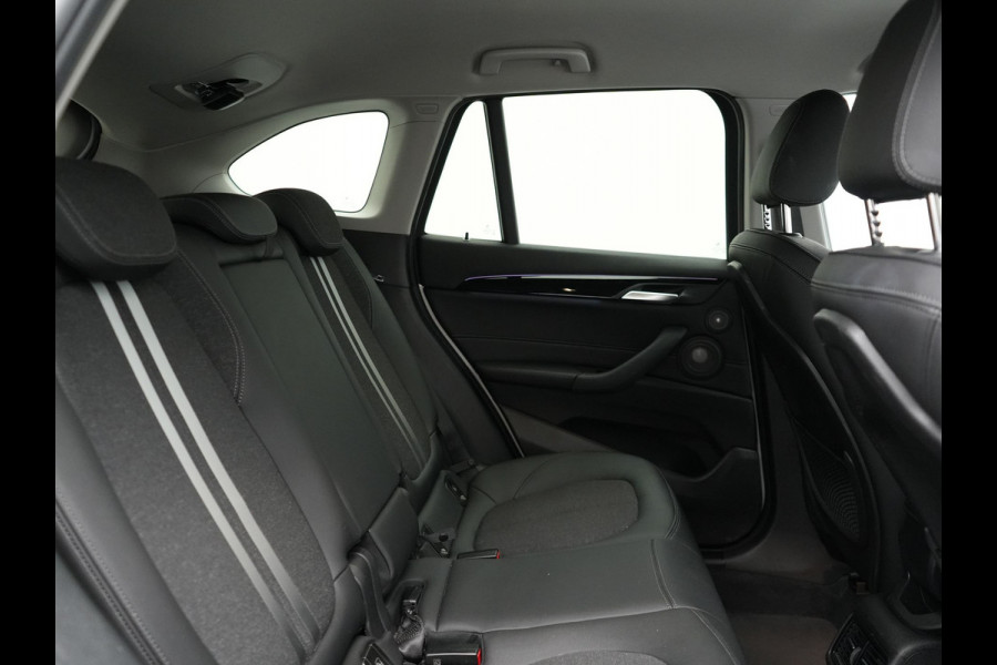 BMW X1 xDrive25e Sportline Plug in Hybrid 222pk Dealer O.H PHEV | Harman Kardon | Apple Carplay | Lederen Sportstoelen | Camera | Navigatie | Cruise Control | DAB